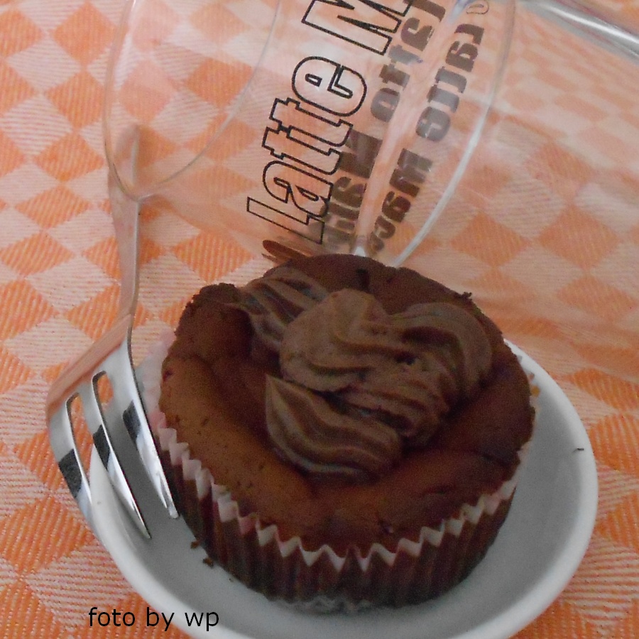 kme super choc cheese cupcake